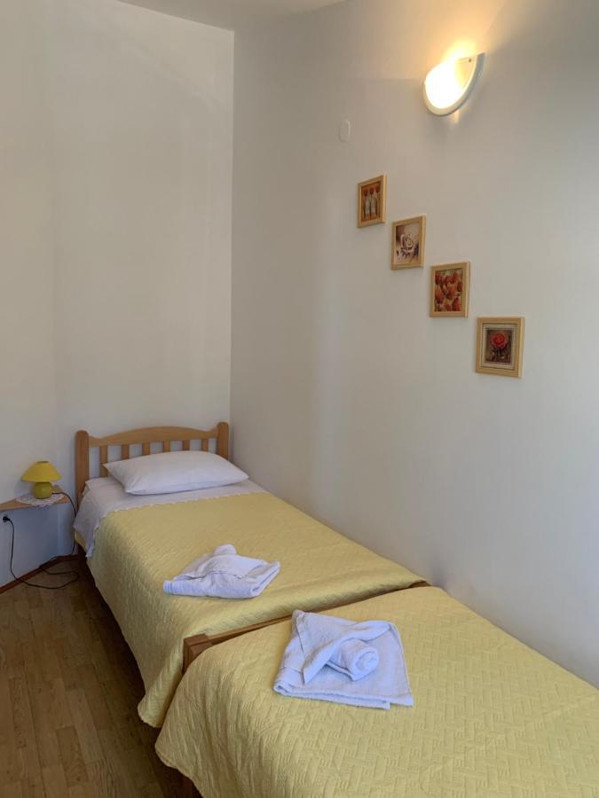 סאלי Apartments Ema מראה חיצוני תמונה