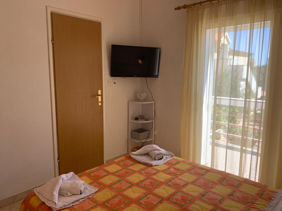 סאלי Apartments Ema מראה חיצוני תמונה