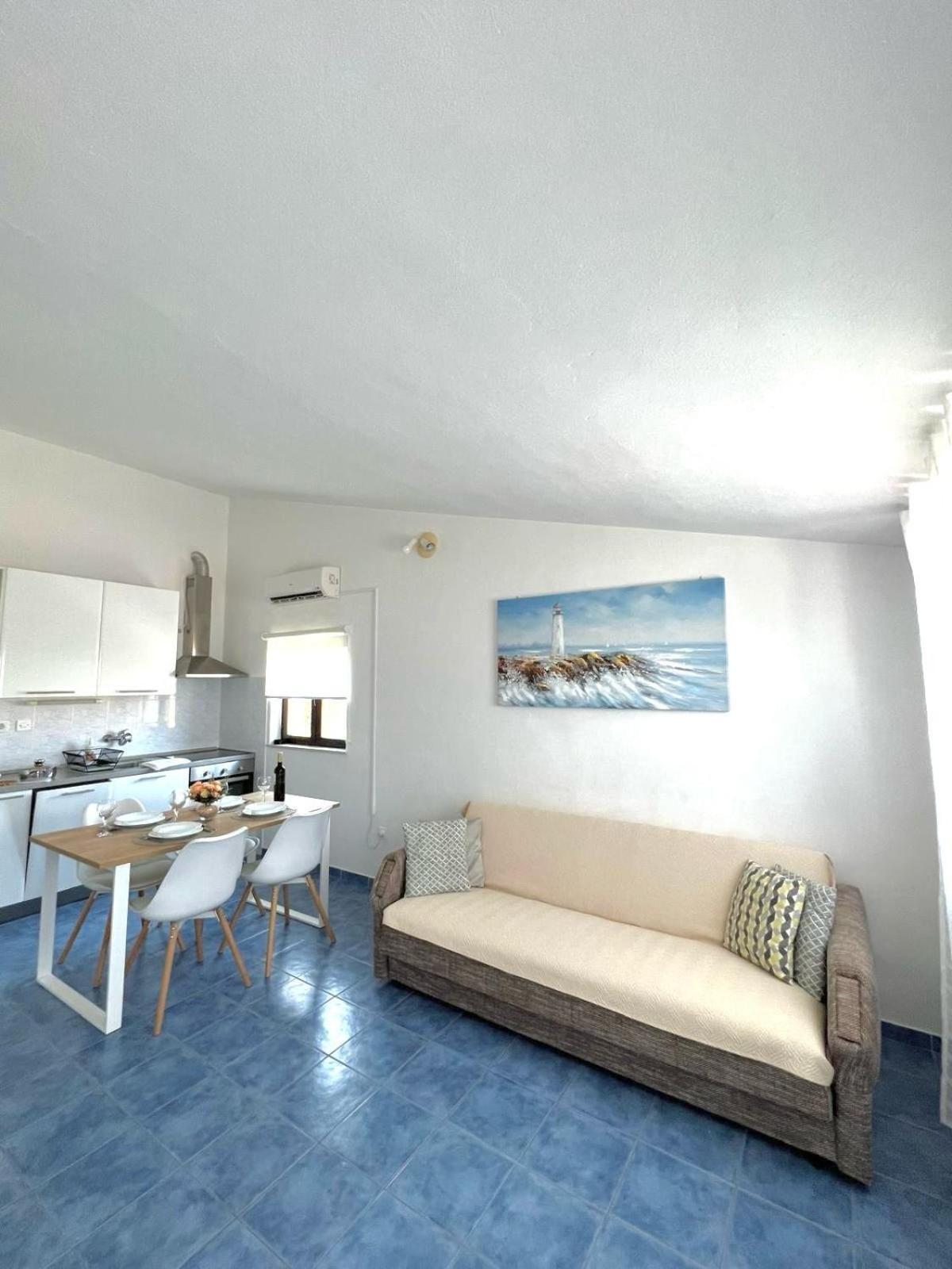 סאלי Apartments Ema מראה חיצוני תמונה