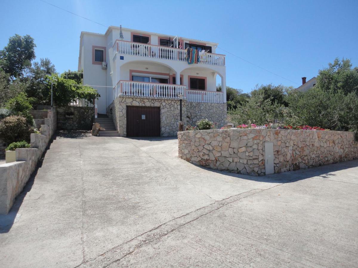 סאלי Apartments Ema מראה חיצוני תמונה