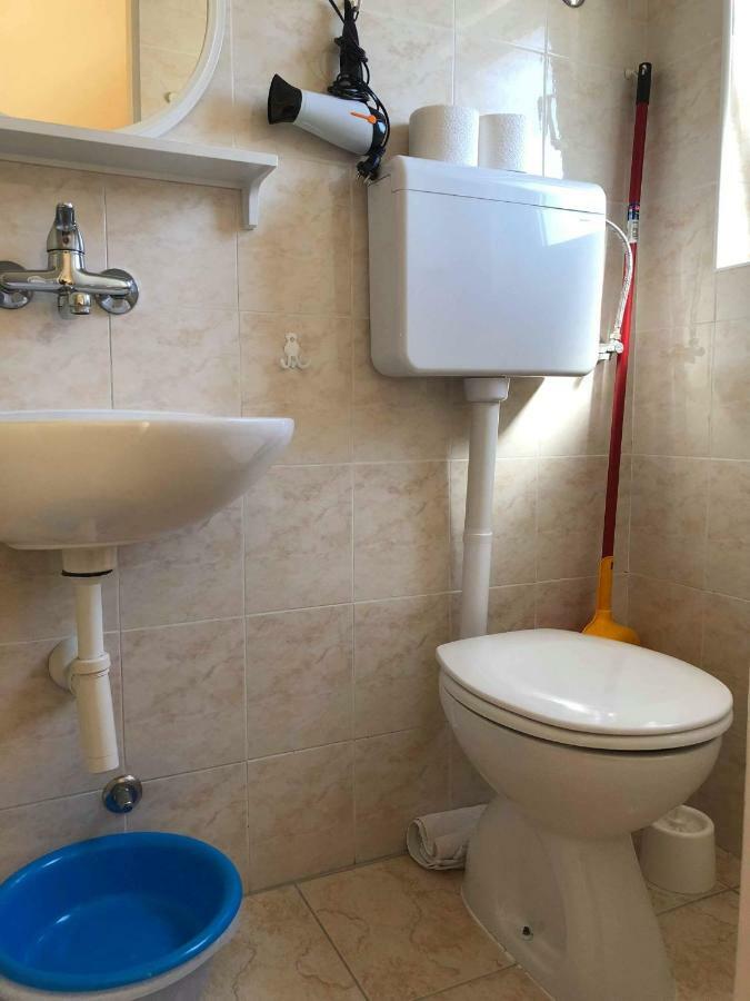 סאלי Apartments Ema מראה חיצוני תמונה