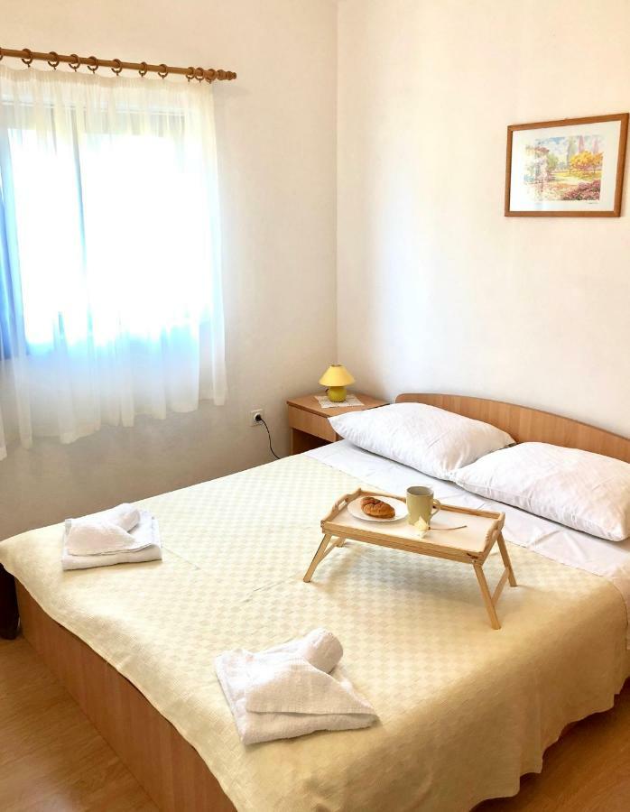סאלי Apartments Ema מראה חיצוני תמונה