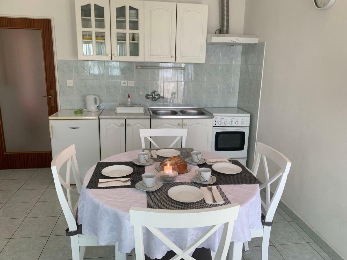 סאלי Apartments Ema מראה חיצוני תמונה