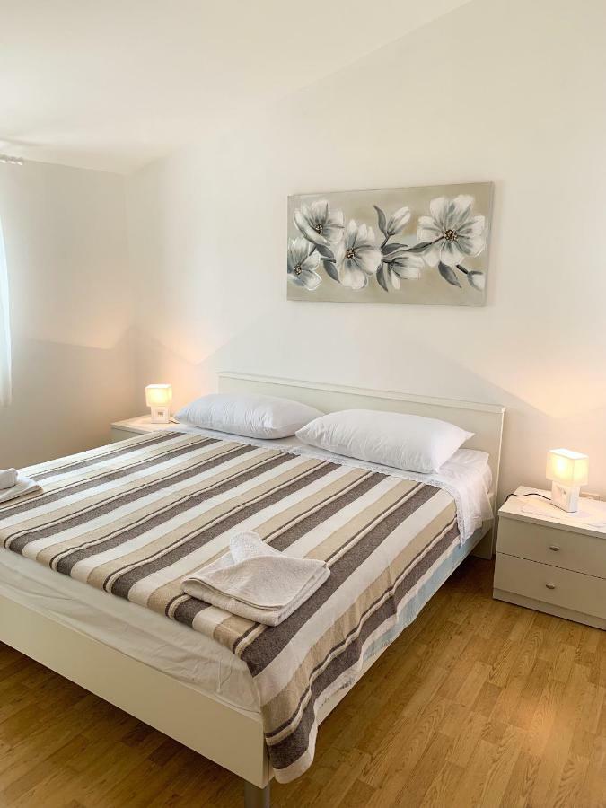 סאלי Apartments Ema מראה חיצוני תמונה